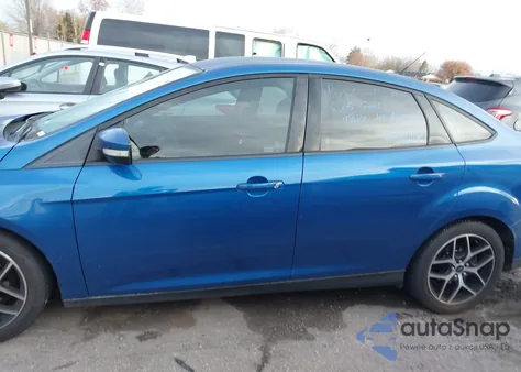2018 Ford Focus Sel z USA, uszkodzony, nr VIN 1FADP3H28JL230749